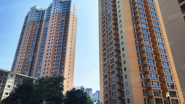 景荷小区外景图