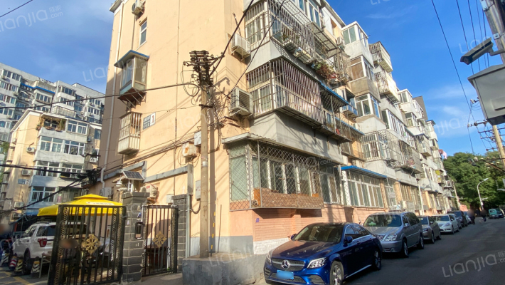 后桃园胡同9号院外景图