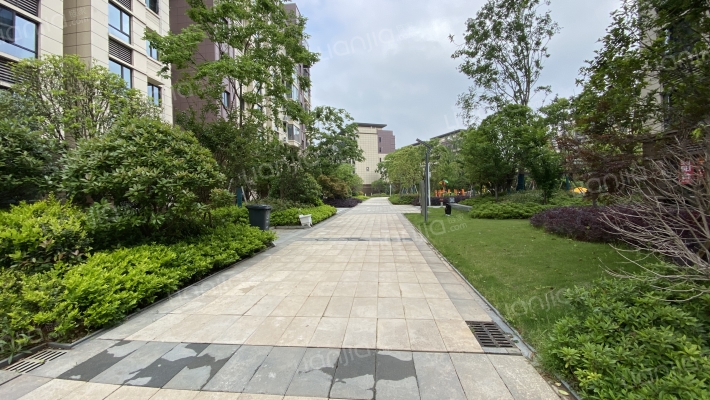 恒达盘龙湾梅苑外景图