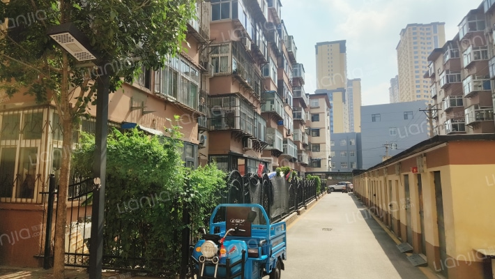 复兴区政府住宅楼外景图