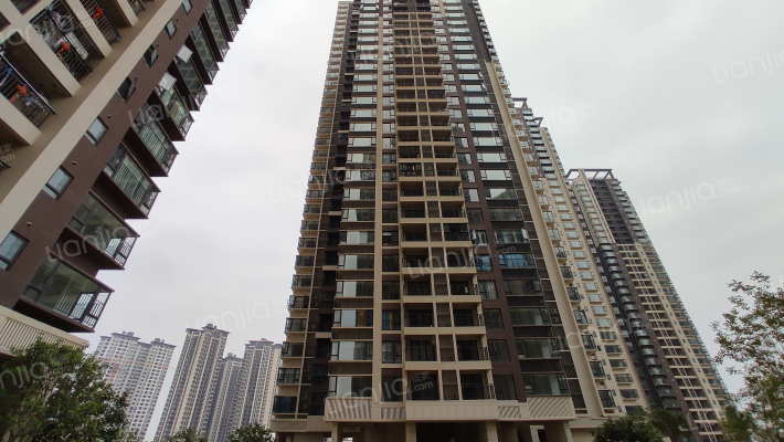 万科魅力之城外景图