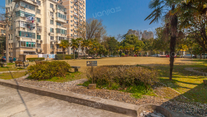 华院住宅小区外景图