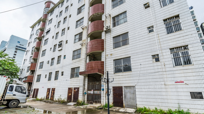 移动公司职工住宅楼外景图