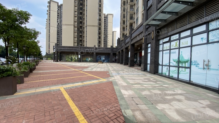 月亮湖颐景园外景图