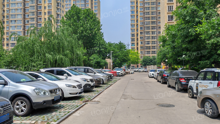 红城小区外景图