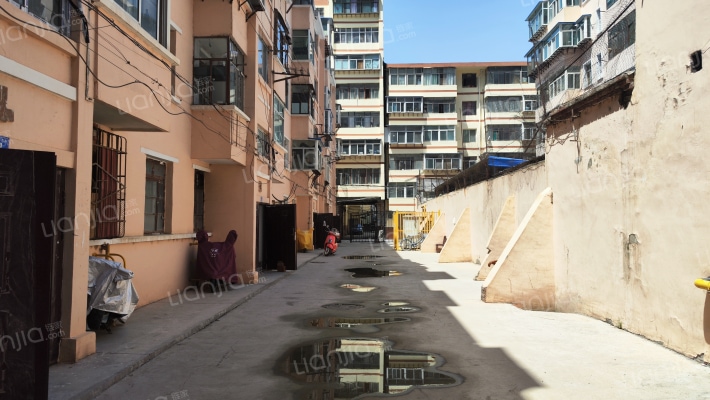 回收公司家属院外景图