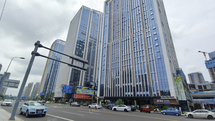 广汇雪莲天府外景图