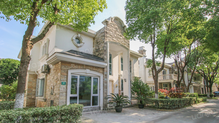 金宇别墅外景图