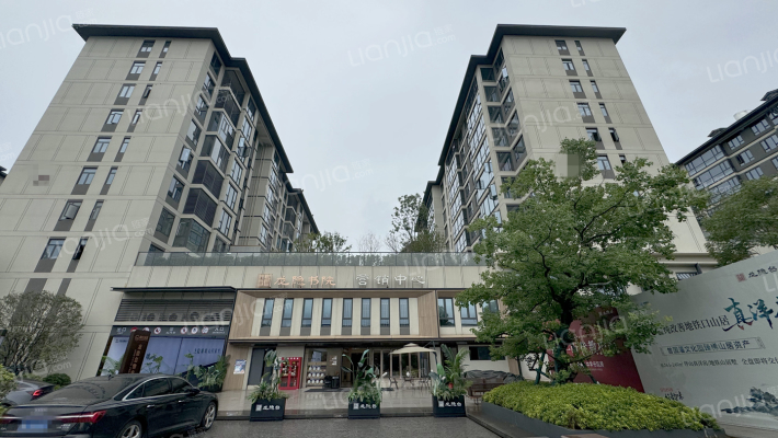 中国铁建·梦想·龙隐台外景图