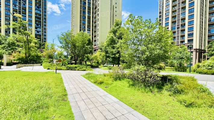 华南城巴南华府2期外景图