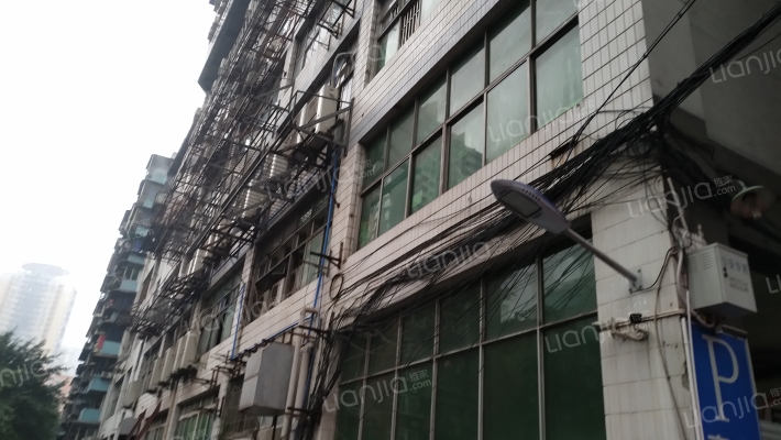 小龙坎正街167号外景图