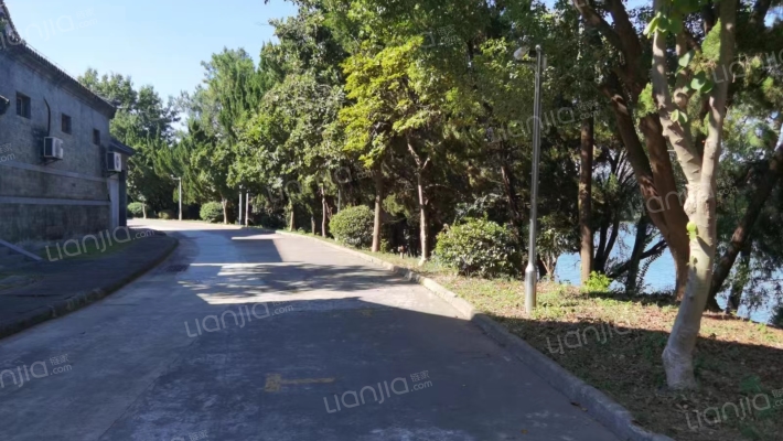 汤山养龙山庄外景图