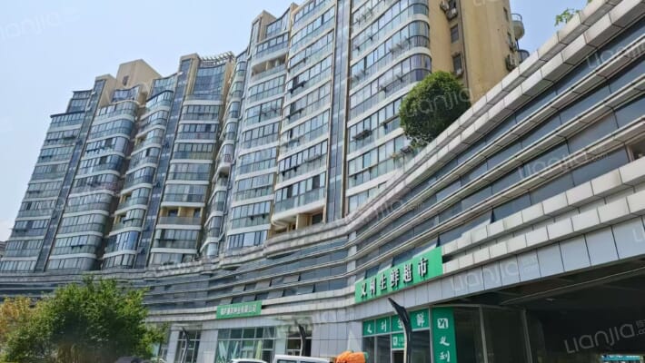 励骏置地广场外景图