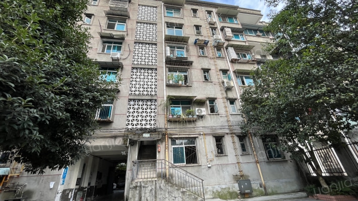 观凤东街32号院外景图