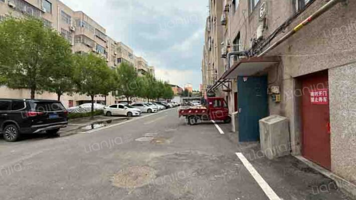 任花园东区外景图