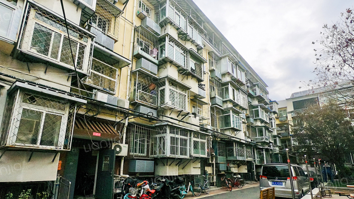 槐柏树街南里外景图