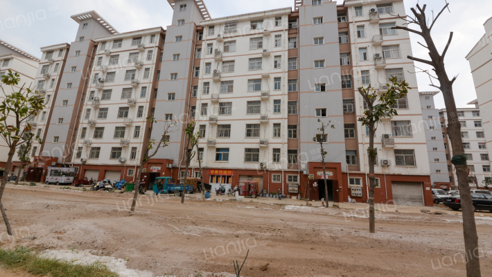 三里桥小区外景图