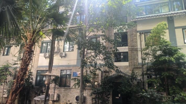 都江森邻花园外景图