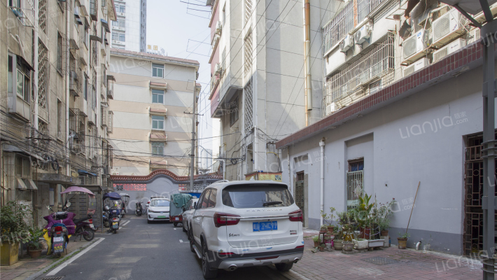 兴亚商住楼外景图