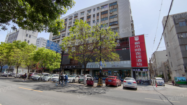 桦亮大厦外景图