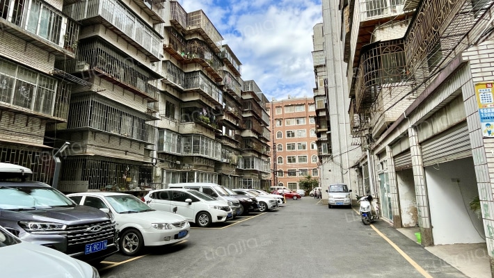 龙华花园外景图