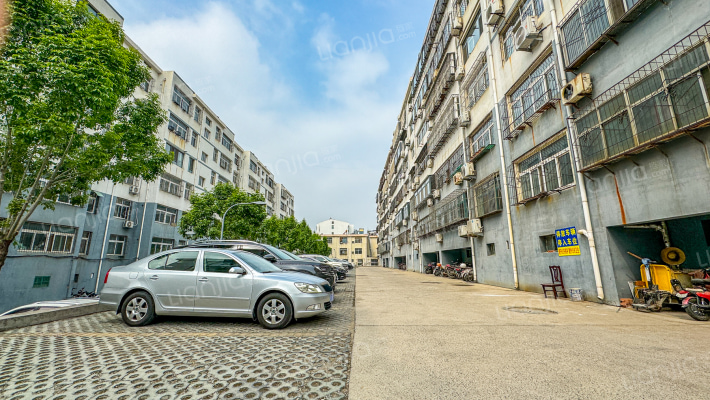 苗圃小区外景图
