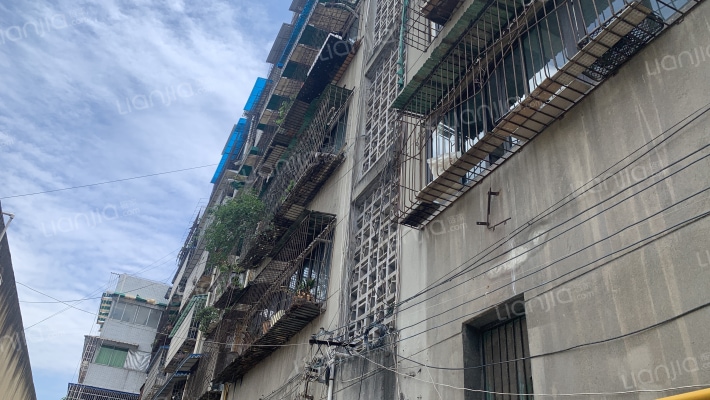 金彭西路138号小区外景图