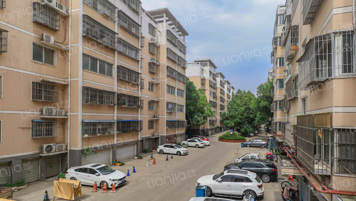 蓝景公寓外景图