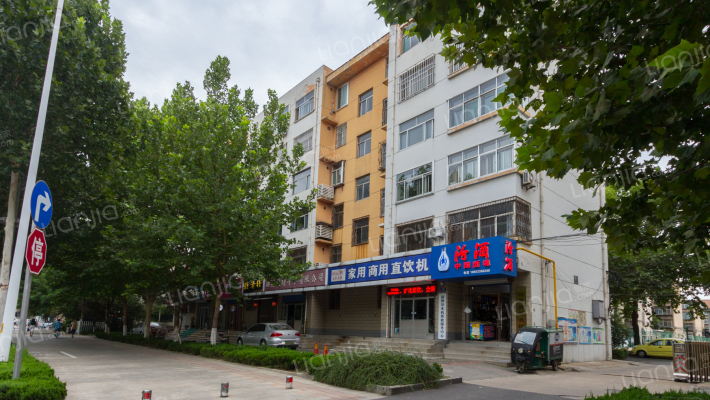 淄博十八中宿舍外景图