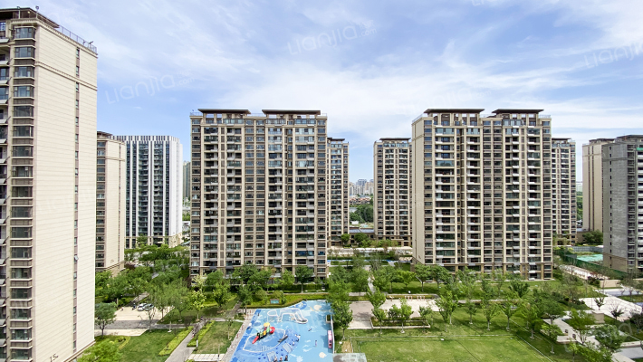 中南保利樾府外景图