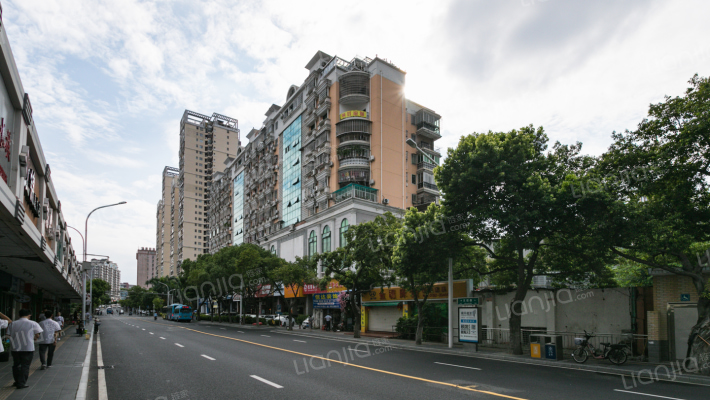 弘龙商业城外景图