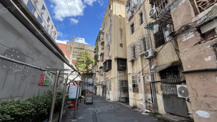 劳动服务宿舍外景图