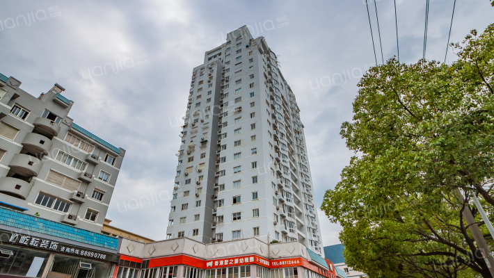 东泰大厦外景图