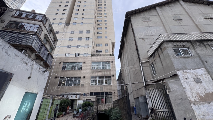 巨龙大厦外景图