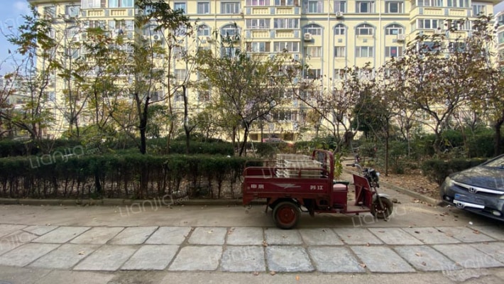 管委家属楼外景图