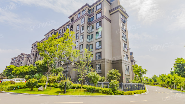 水岸阳光外景图