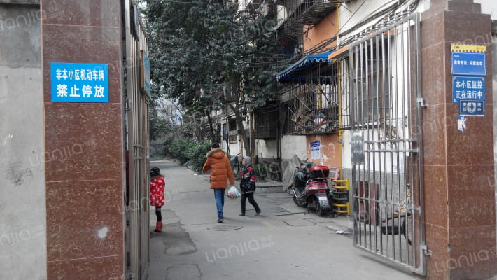 站北东街121号外景图