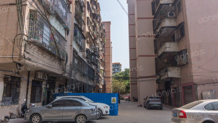 建云东路外景图