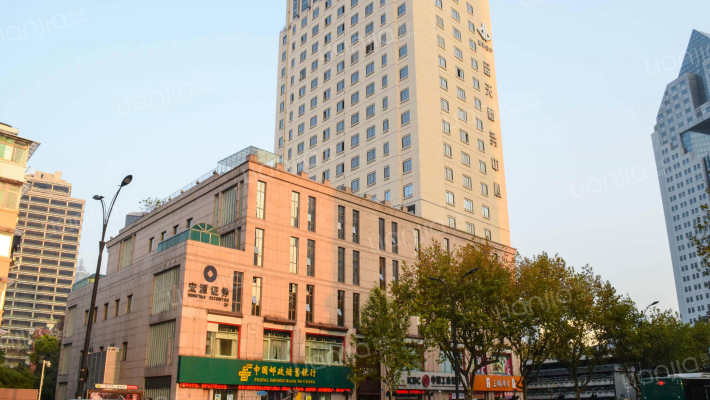 蓝天商务中心外景图