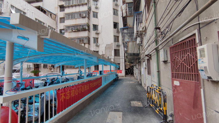 桦亮小区外景图