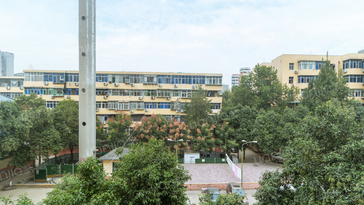 西安卫光电工厂小区外景图