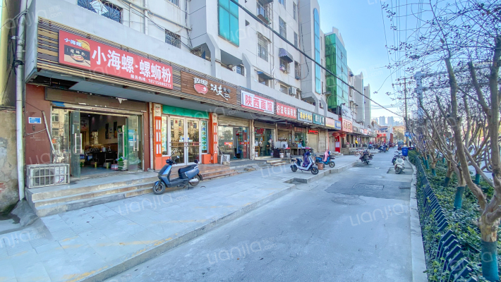 劳动大厦外景图