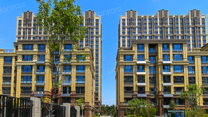 春景花园外景图