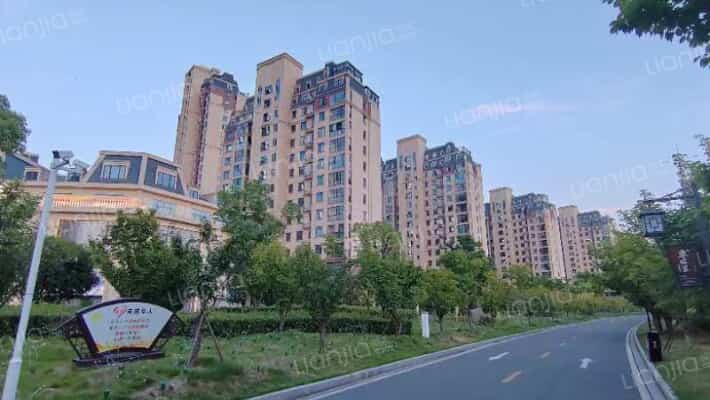 韵湖首府外景图