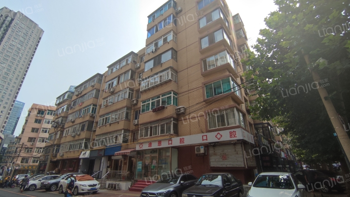 勤俭街（三八广场）外景图