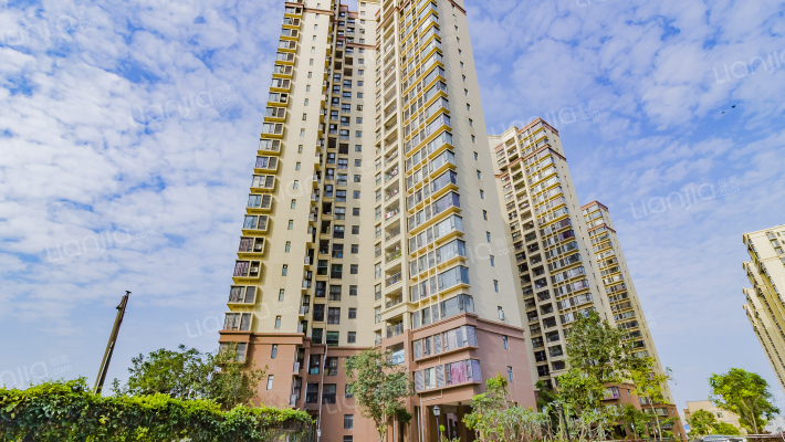 富盈凯逸豪庭外景图