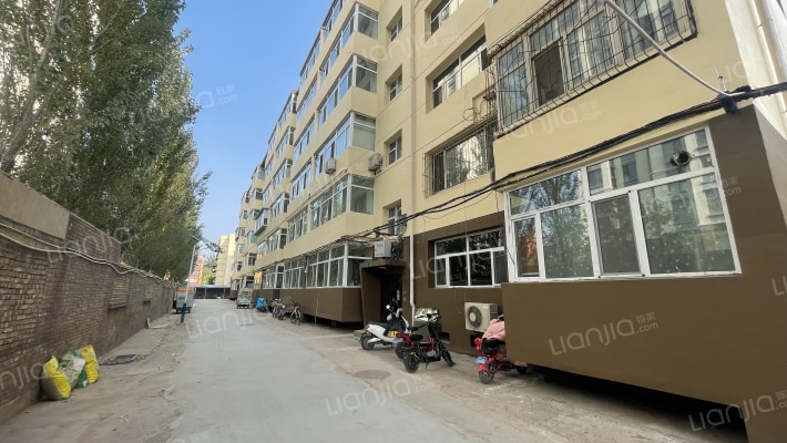 兵工厂宿舍外景图