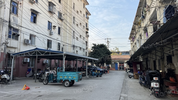 县航新村外景图