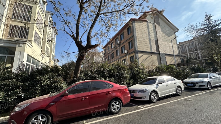 凤凰山庄外景图