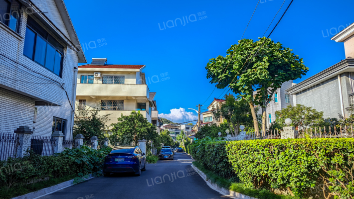 艇湖别墅外景图